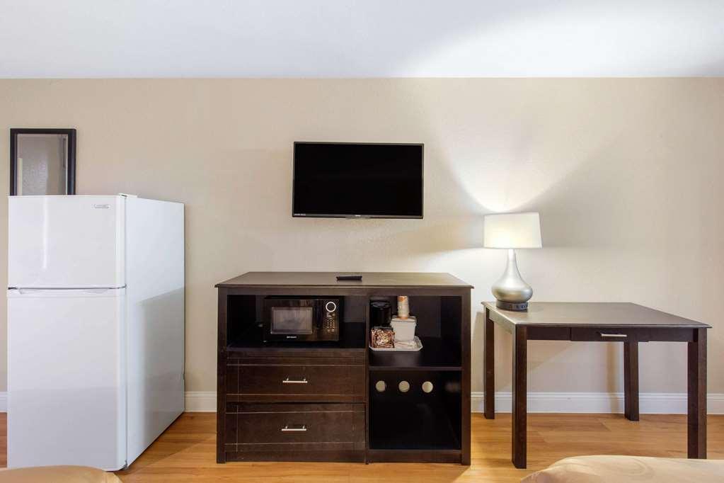 Quality Inn & Suites Port Arthur - Nederland Værelse billede