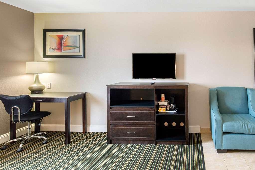 Quality Inn & Suites Port Arthur - Nederland Værelse billede