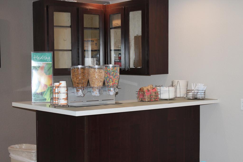 Quality Inn & Suites Port Arthur - Nederland Eksteriør billede